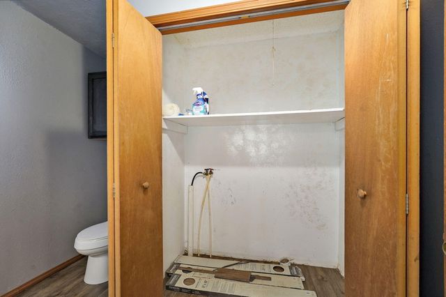 16033 Lawrence 2050, Miller, MO 65707