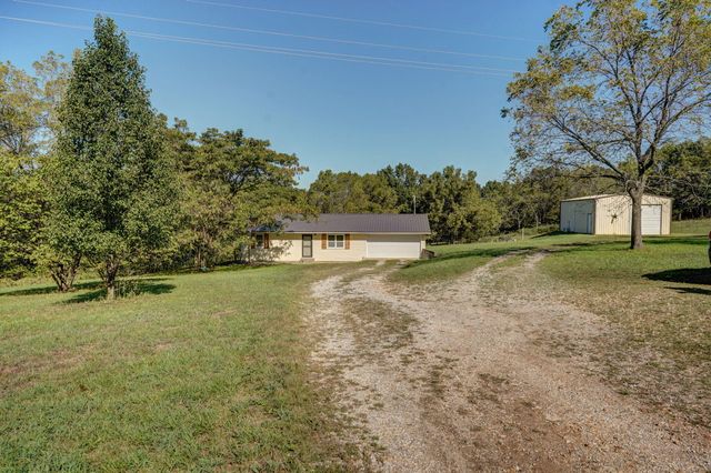 16033 Lawrence 2050, Miller, MO 65707