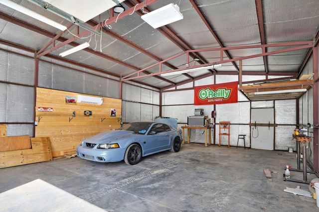 16033 Lawrence 2050, Miller, MO 65707