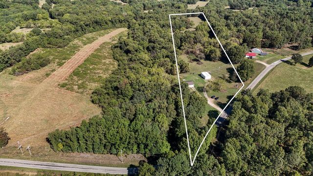 16033 Lawrence 2050, Miller, MO 65707