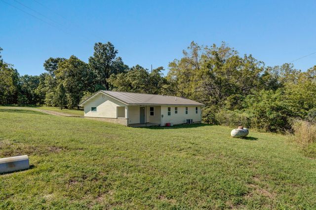 16033 Lawrence 2050, Miller, MO 65707