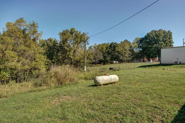 16033 Lawrence 2050, Miller, MO 65707