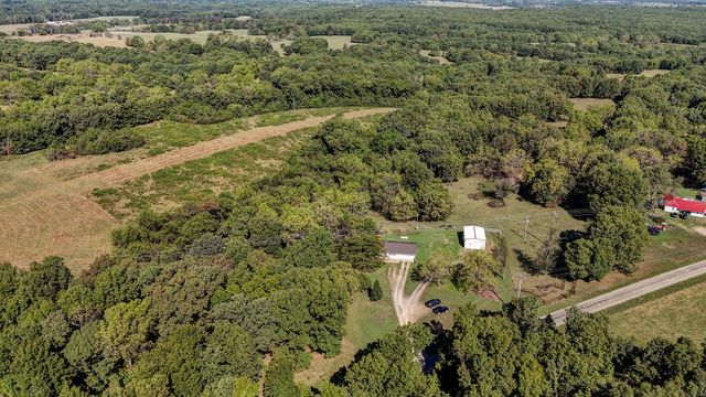 16033 Lawrence 2050, Miller, MO 65707