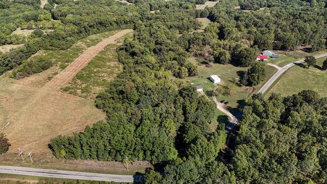 16033 Lawrence 2050, Miller, MO 65707