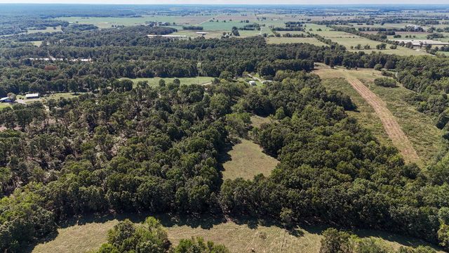 16033 Lawrence 2050, Miller, MO 65707