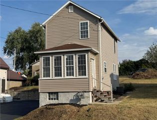 2212 Freeport Rd, Harrison Twp, PA 15065