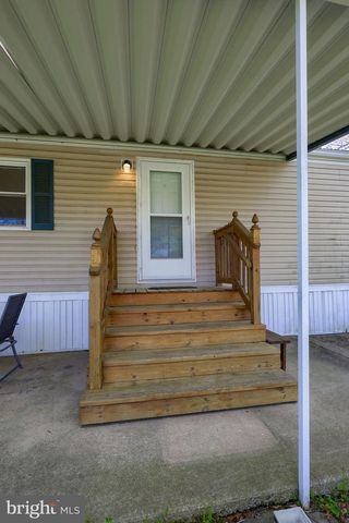 105 OAK LEAF DR, Windsor, PA 17366