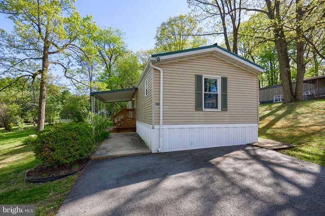 105 OAK LEAF DR, Windsor, PA 17366