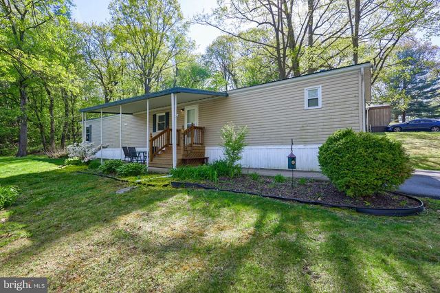 105 OAK LEAF DR, Windsor, PA 17366