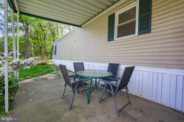 105 OAK LEAF DR, Windsor, PA 17366
