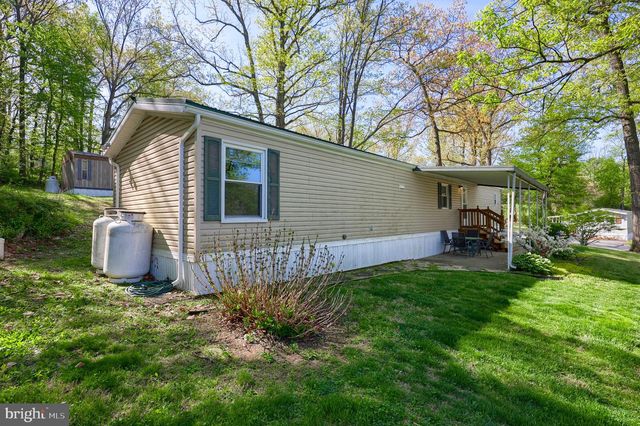 105 OAK LEAF DR, Windsor, PA 17366