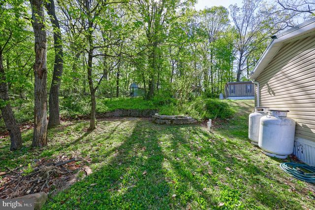 105 OAK LEAF DR, Windsor, PA 17366