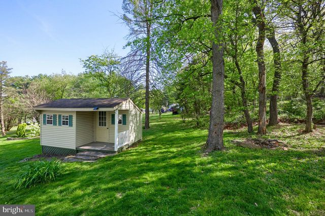 105 OAK LEAF DR, Windsor, PA 17366