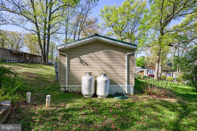 105 OAK LEAF DR, Windsor, PA 17366