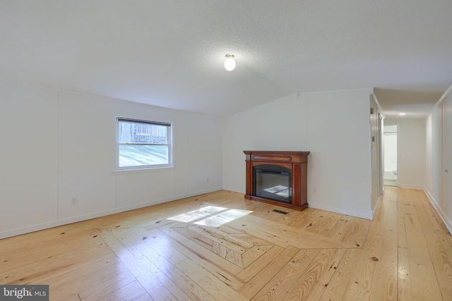 105 OAK LEAF DR, Windsor, PA 17366