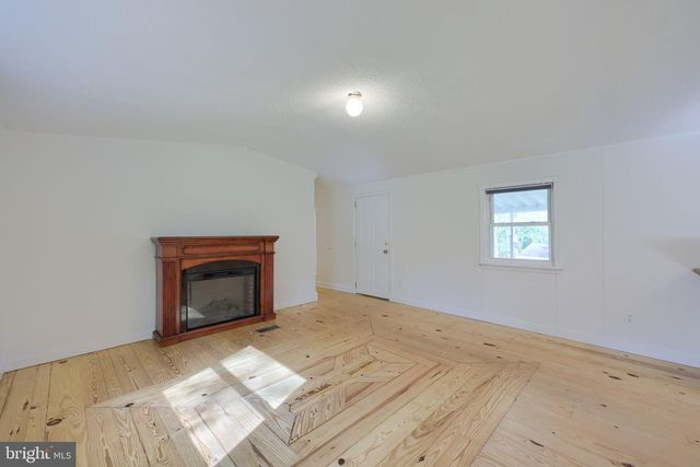 105 OAK LEAF DR, Windsor, PA 17366