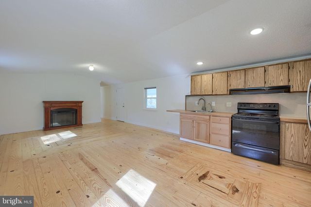 105 OAK LEAF DR, Windsor, PA 17366