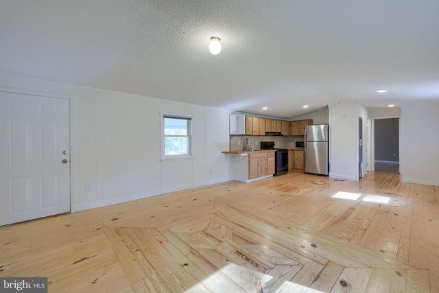 105 OAK LEAF DR, Windsor, PA 17366