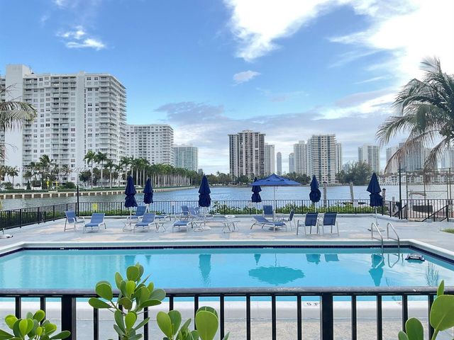 2780 NE 183rd St 1007, Aventura, FL 33160