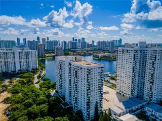 2780 NE 183rd St 1007, Aventura, FL 33160