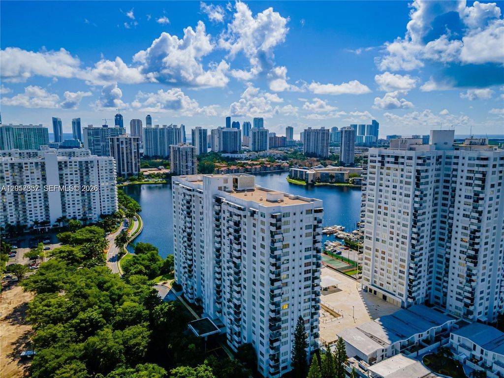 2780 NE 183rd St 1007, Aventura, FL 33160
