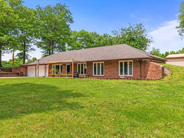 33604 E Corn Spur Road, Lone Jack, MO 64070