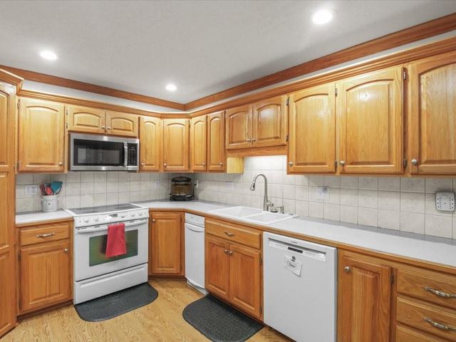 33604 E Corn Spur Road, Lone Jack, MO 64070