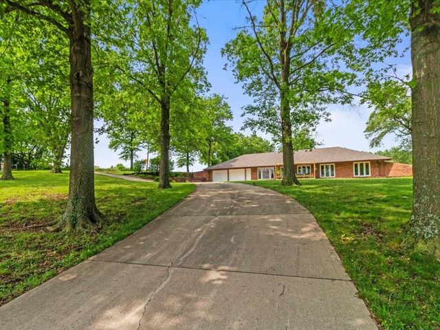 33604 E Corn Spur Road, Lone Jack, MO 64070