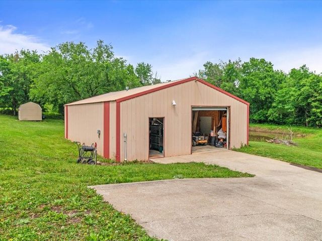 33604 E Corn Spur Road, Lone Jack, MO 64070