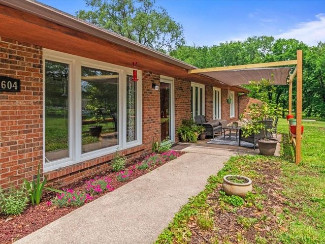 33604 E Corn Spur Road, Lone Jack, MO 64070