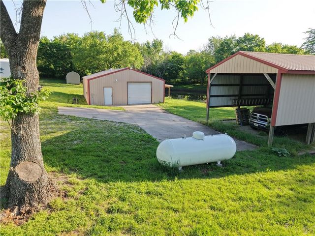 33604 E Corn Spur Road, Lone Jack, MO 64070