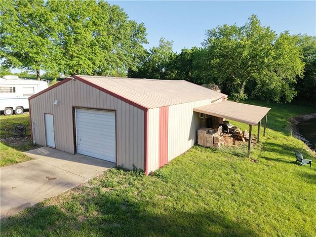 33604 E Corn Spur Road, Lone Jack, MO 64070