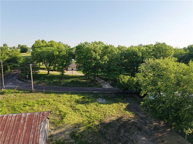 33604 E Corn Spur Road, Lone Jack, MO 64070