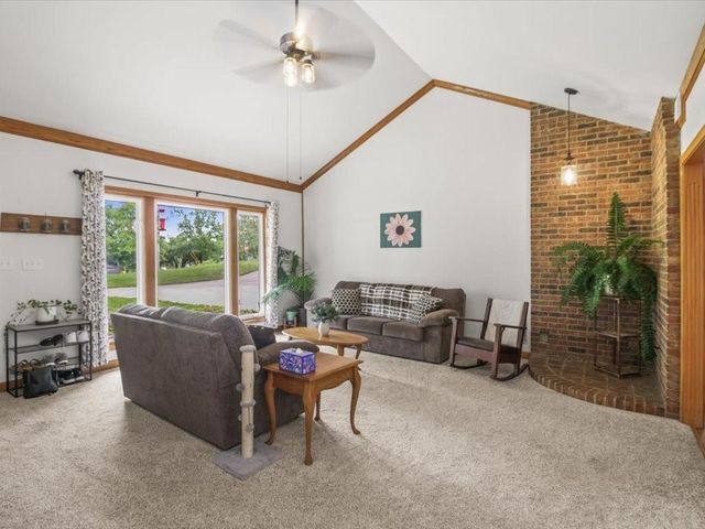 33604 E Corn Spur Road, Lone Jack, MO 64070