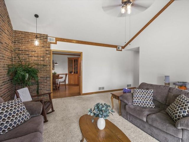 33604 E Corn Spur Road, Lone Jack, MO 64070