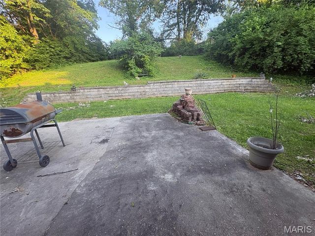 104 Pyramid Drive, Belleville, IL 62223