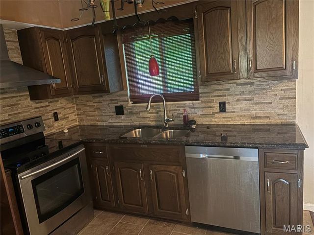 104 Pyramid Drive, Belleville, IL 62223