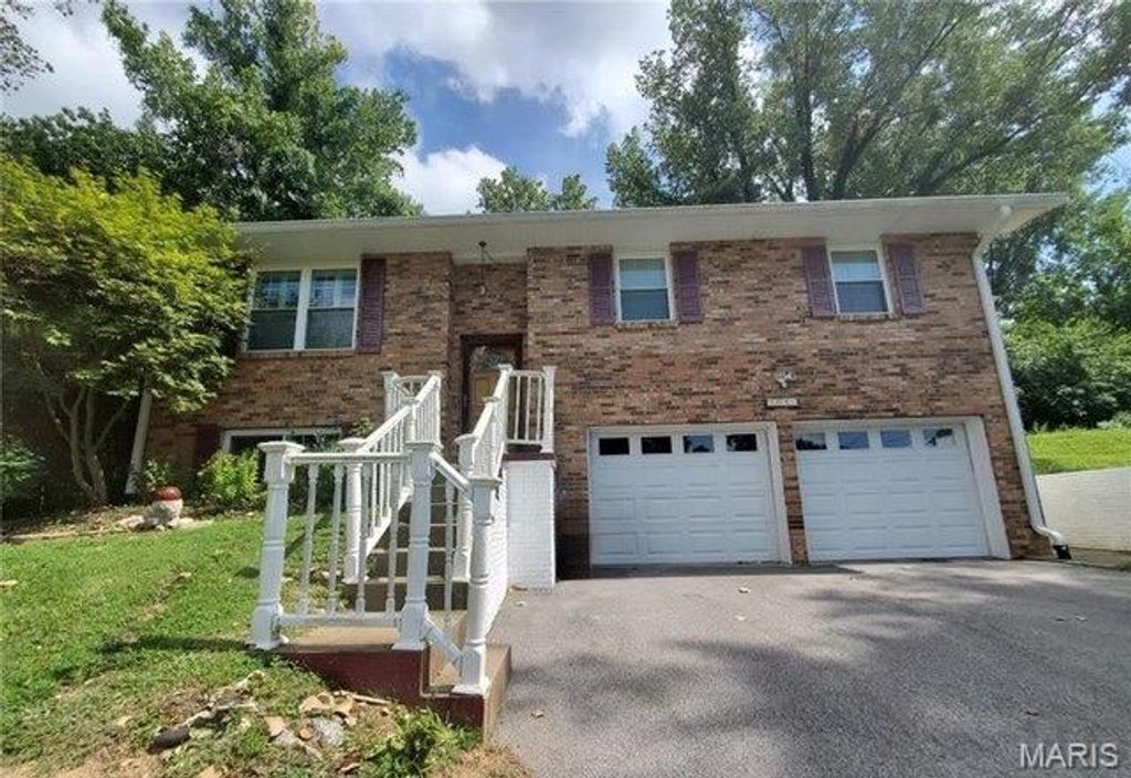 104 Pyramid Drive, Belleville, IL 62223