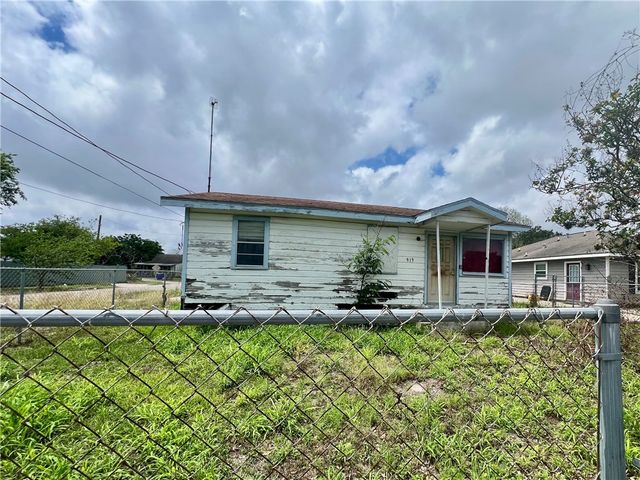 919 S Brownlee Blvd, Corpus Christi, TX 78404