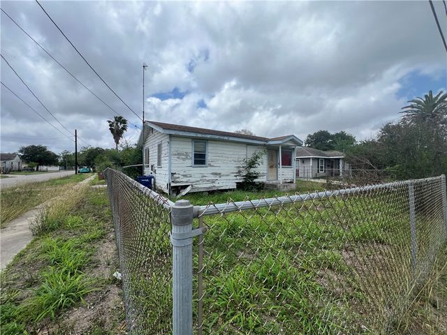 919 S Brownlee Blvd, Corpus Christi, TX 78404