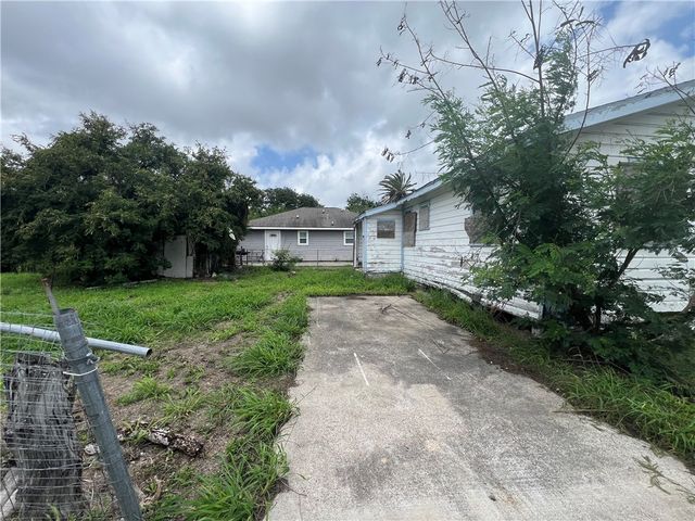 919 S Brownlee Blvd, Corpus Christi, TX 78404
