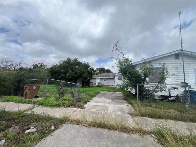 919 S Brownlee Blvd, Corpus Christi, TX 78404