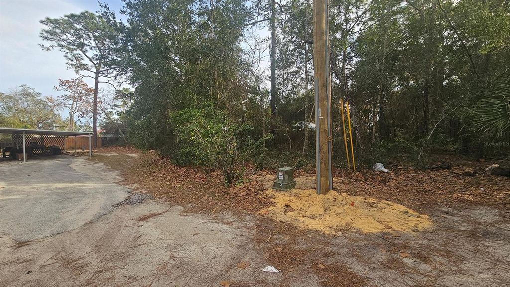 W SEVENTH AVENUE, Umatilla, FL 32784