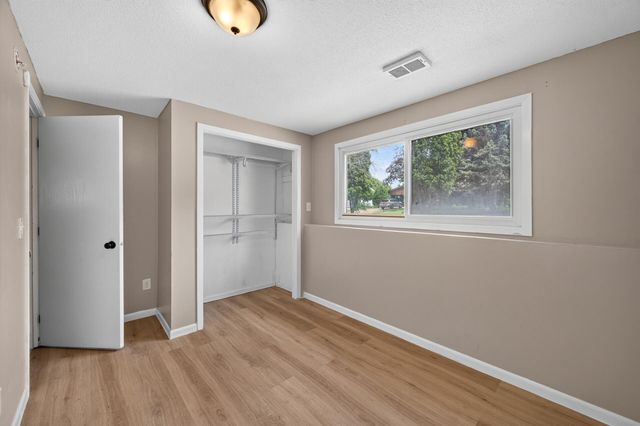 6709 Colorado Avenue N, Brooklyn Park, MN 55429