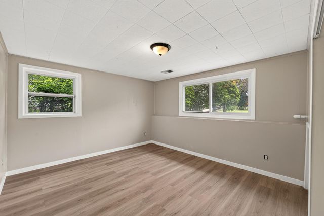 6709 Colorado Avenue N, Brooklyn Park, MN 55429
