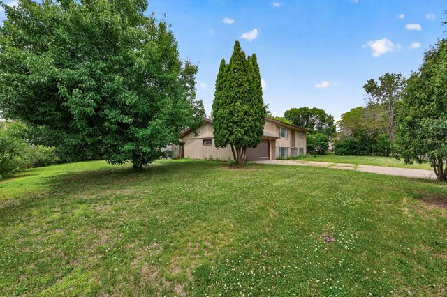 6709 Colorado Avenue N, Brooklyn Park, MN 55429
