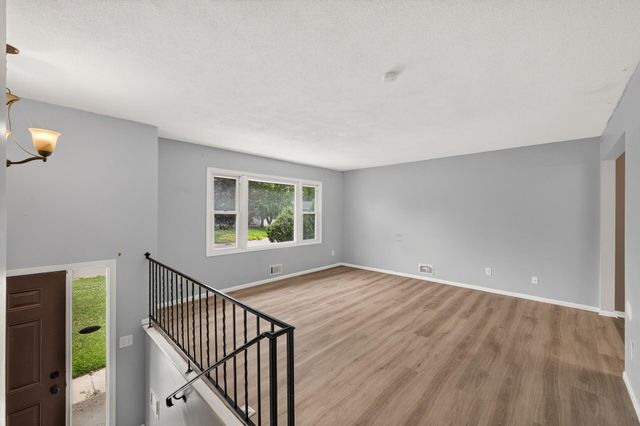 6709 Colorado Avenue N, Brooklyn Park, MN 55429
