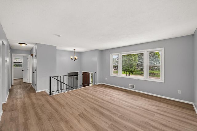 6709 Colorado Avenue N, Brooklyn Park, MN 55429