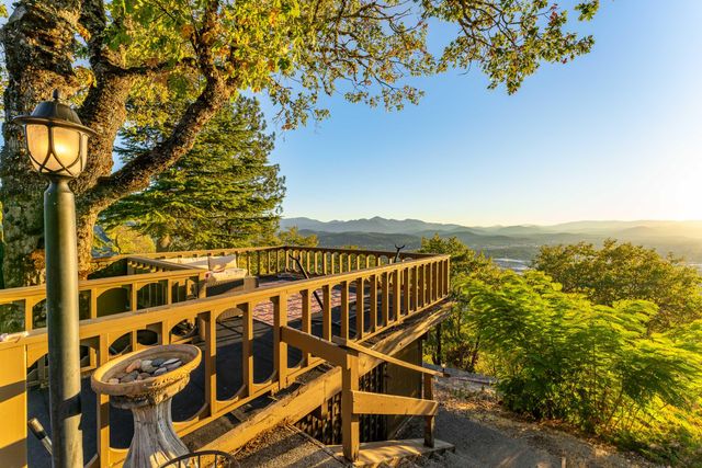 2020 NE Ridge Road, Grants Pass, OR 97526