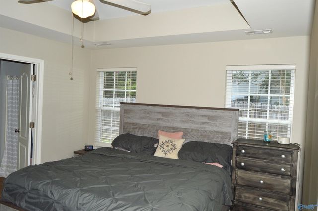 608 Wade Road SE, Owens Cross Roads, AL 35763